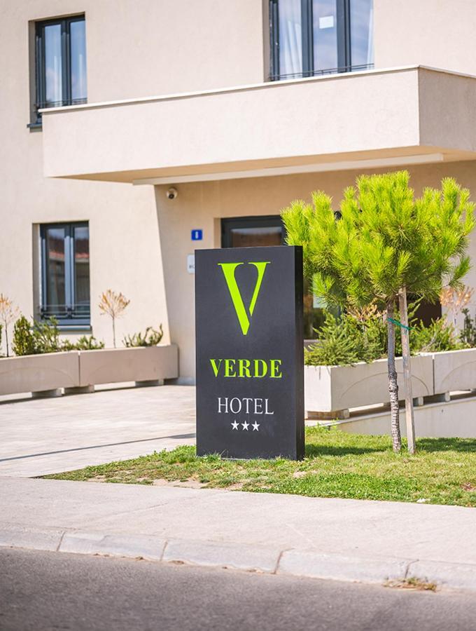 Hotel Verde ポドゴリツァ エクステリア 写真